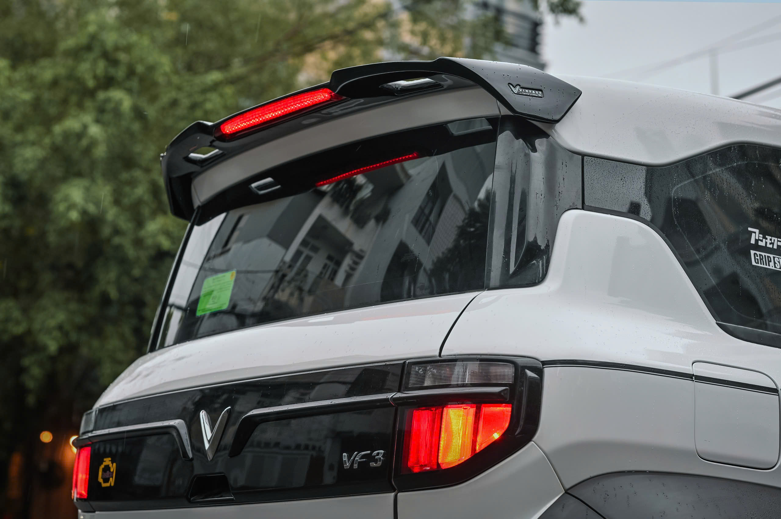 Đuôi Gió Có Led VINFAST VF3