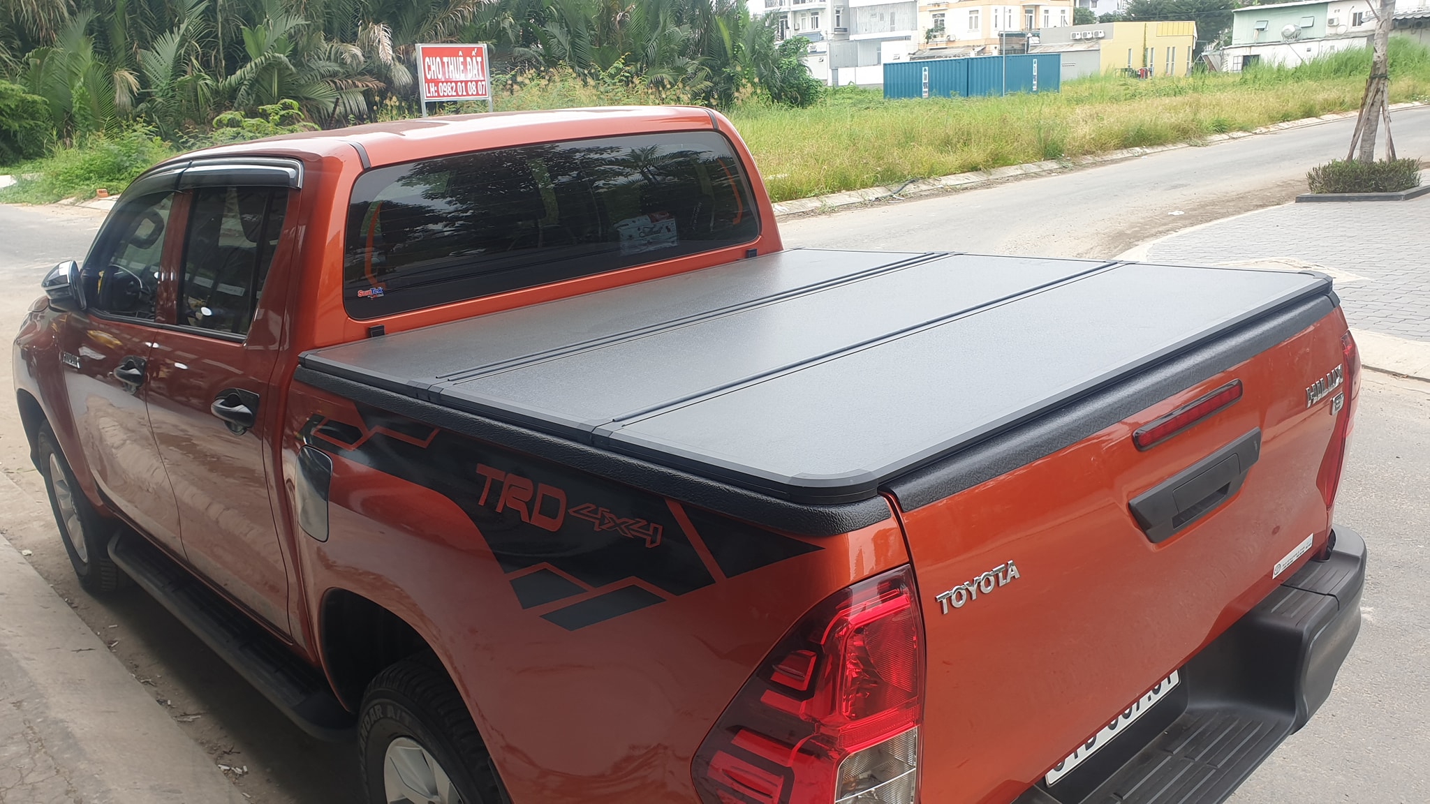 Nắp thùng 3 tấm bán tải TOYOTA HILUX, nắp thùng 3 tấm HILUX