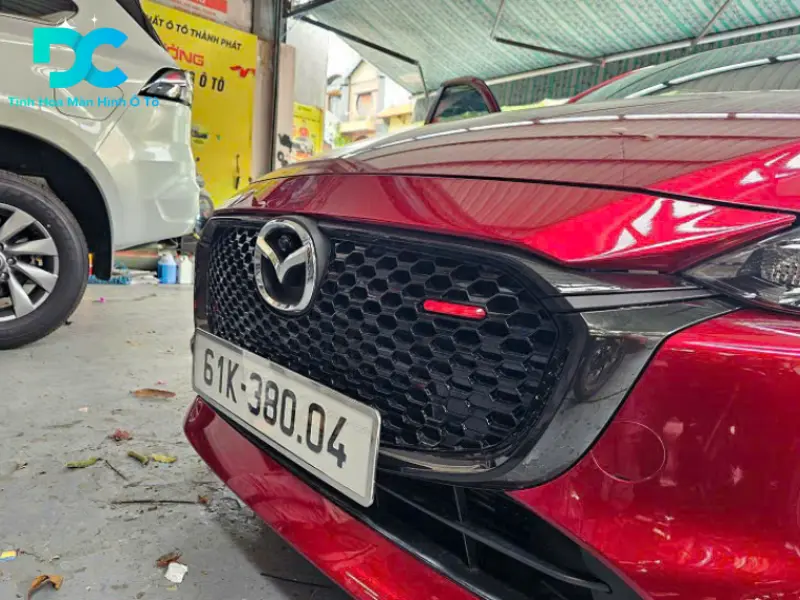 Các bước thay thế mặt ca-lăng Mazda 2 nhanh gọn, an toàn