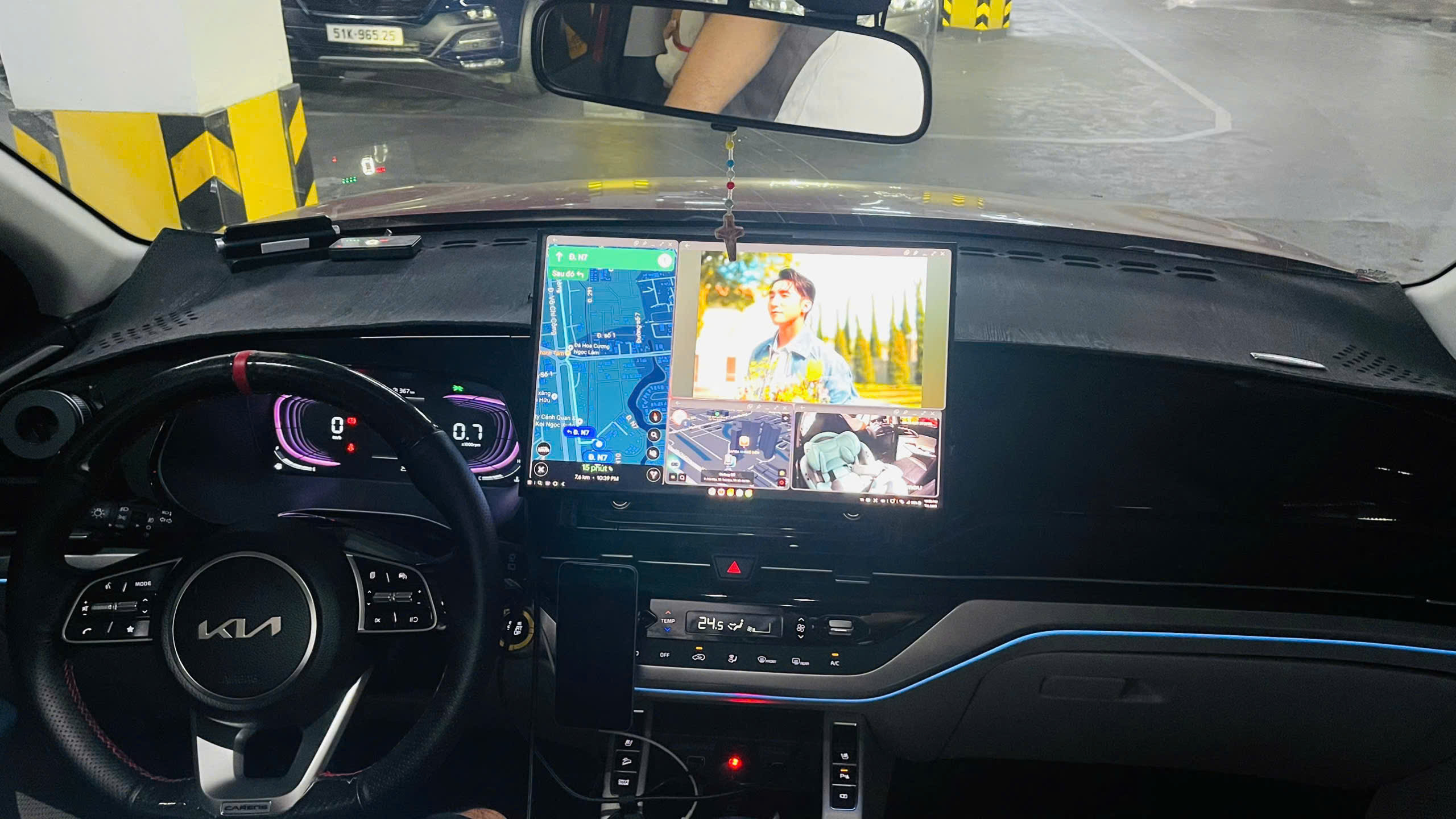 Màn hình android 16 inch KIA CARENS