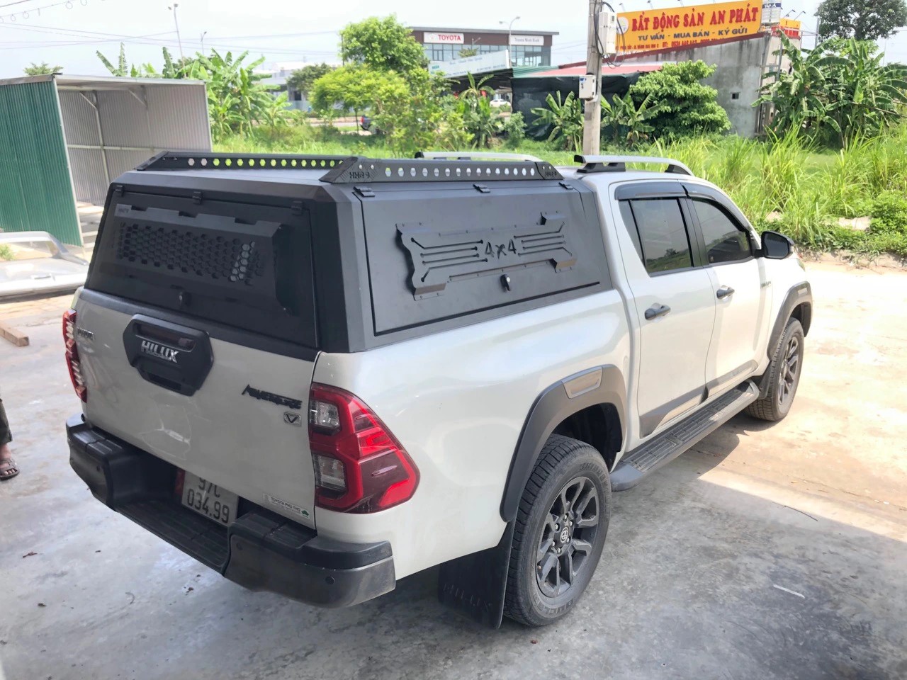 Nắp thùng cao xe bán tải, nắp thùng mở 3 cánh (cửa hông có kính và lưới)