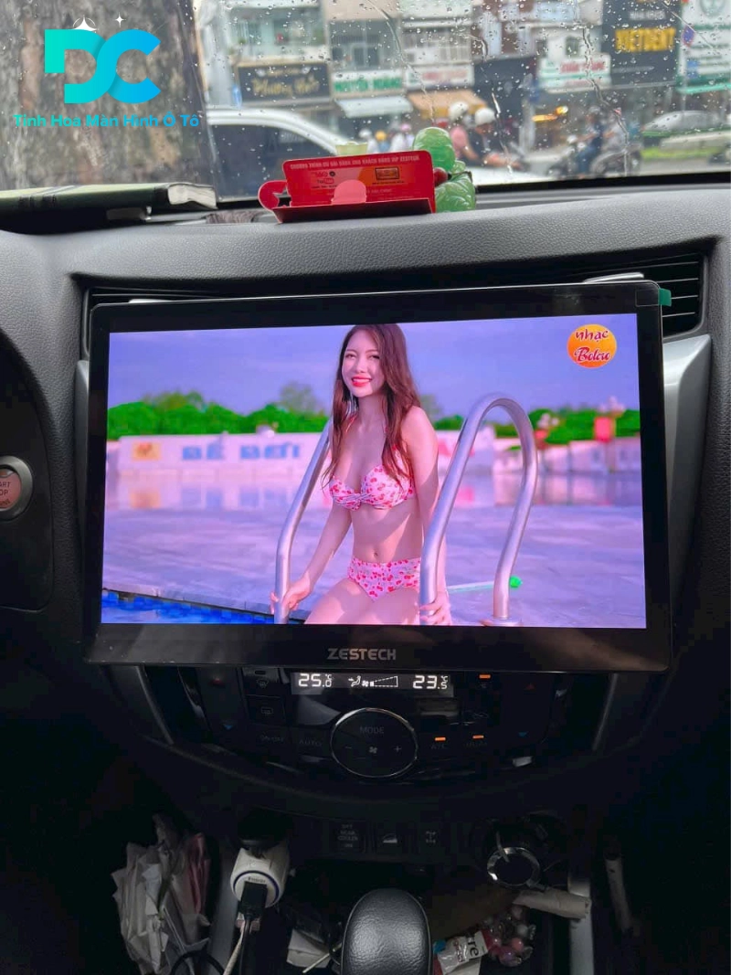 Địa chỉ cung cấp màn hình Zestech 13 inch 2K liền camera 360 chính hãng?