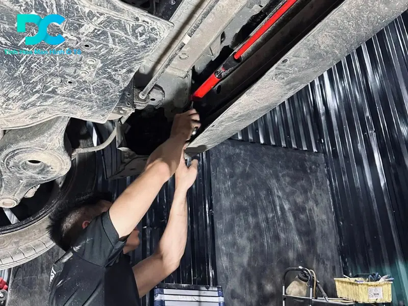 Chuyên gia nâng cấp thanh giằng giảm chấn cho VinFast VF5, VF6, VF7, VVF9 từ OTO DC 