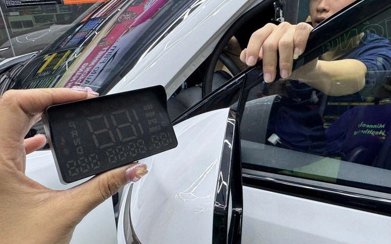 Màn hình HUD kính lái cho xe VINFAST LIMO GREEN- HUD LIMO