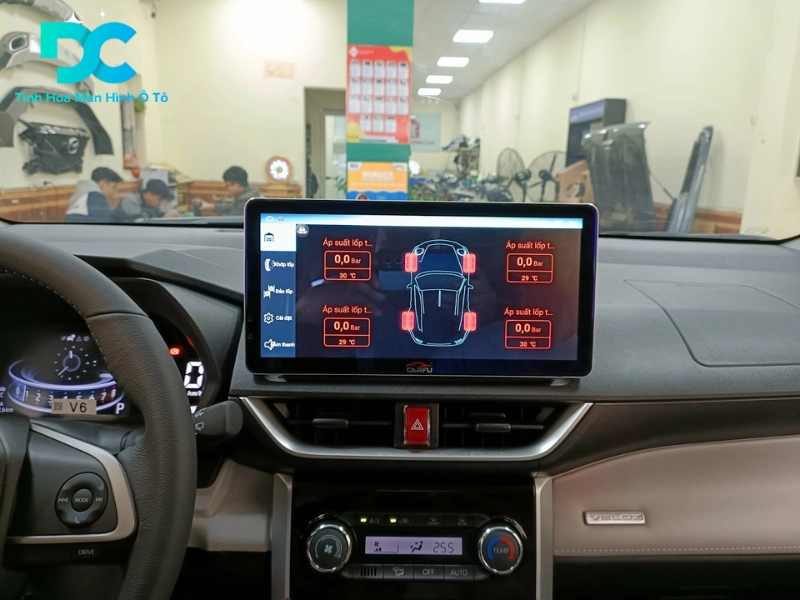 Carfu S550S hỗ trợ kết nối với các thiết bị hỗ trợ lái xe như camera 360 độ, camera hành trình, camera lùi, cảm biến áp suất lốp (TPMS)