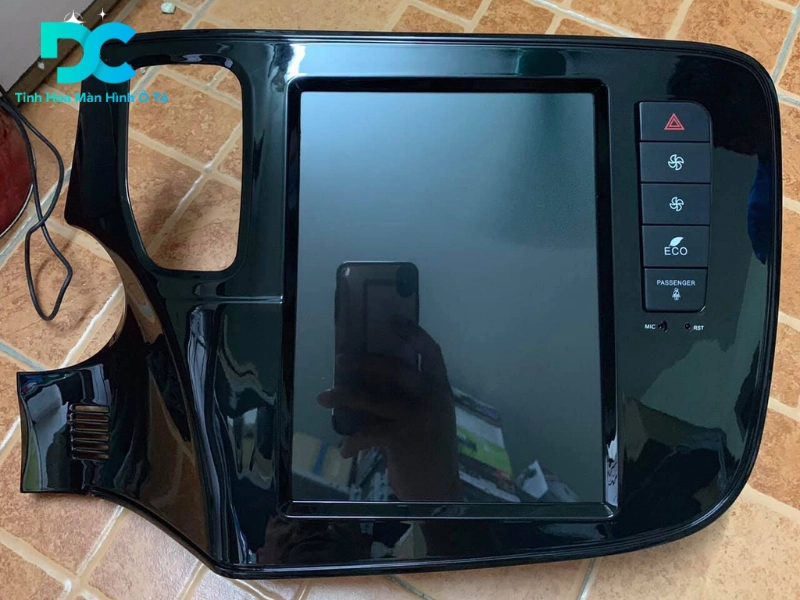 Giá màn hình Android Tesla Outlander 2014-2021
