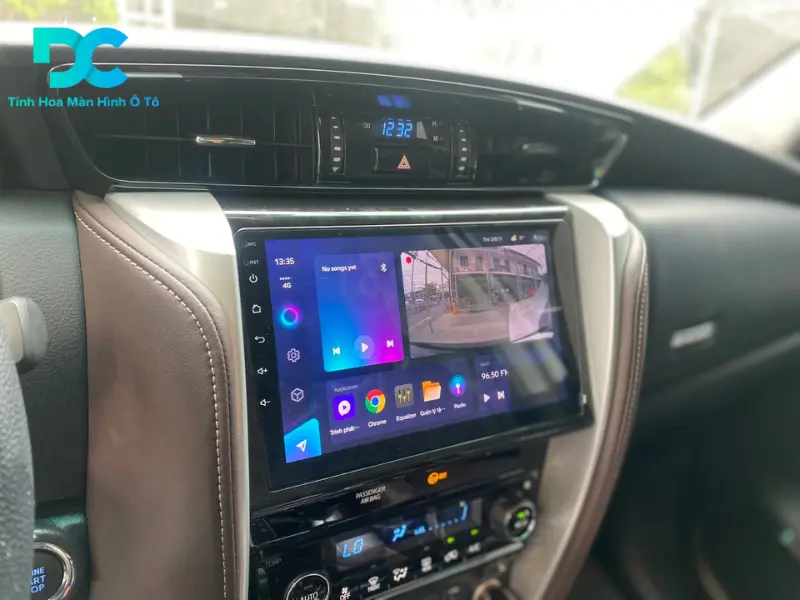 Màn hình ô tô cho xe Toyota Fortuner Màn hình ô tô cho xe Toyota Fortuner