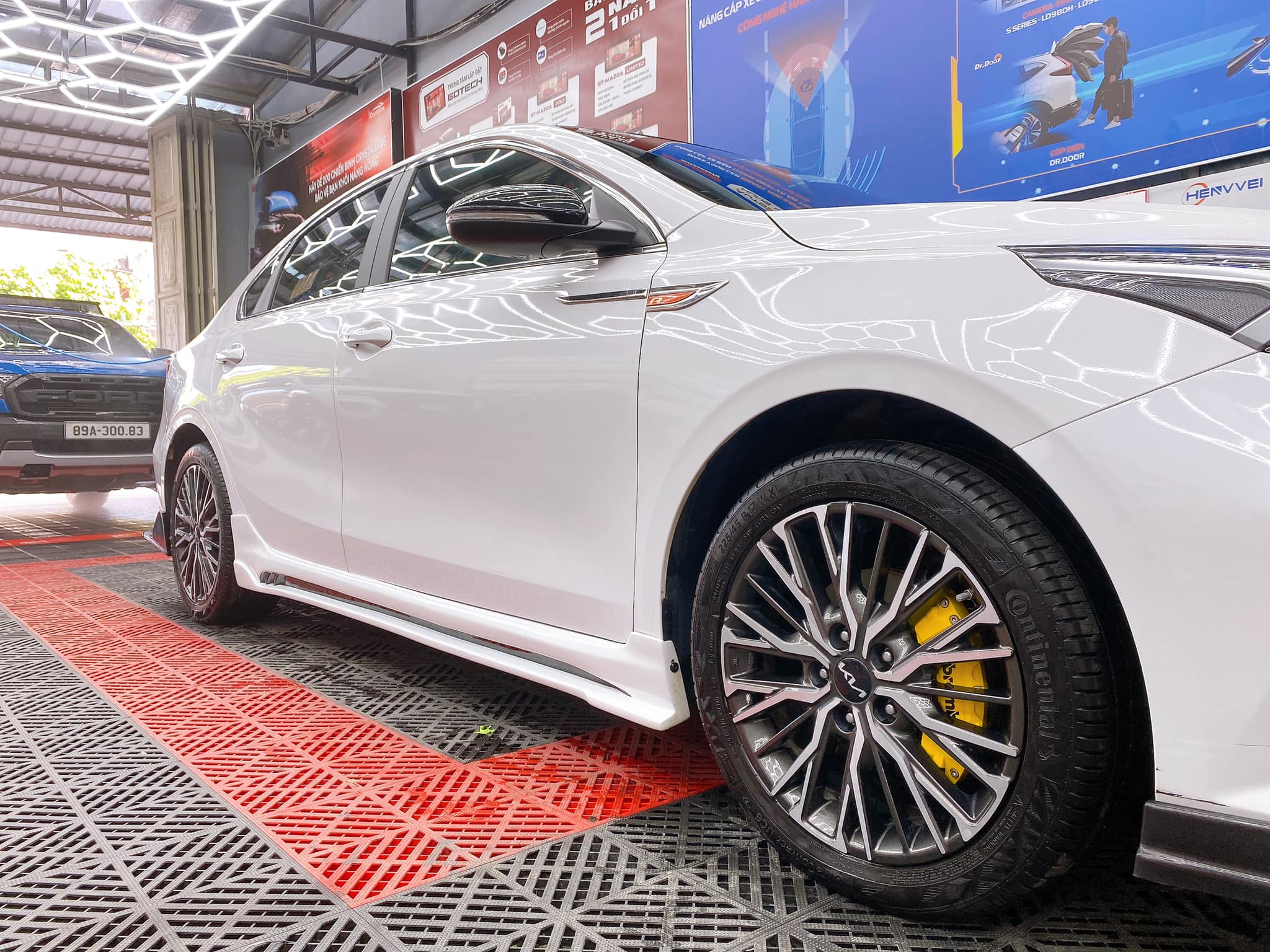 Ốp má phanh brembo các dòng xe KIA K3/CERATO/K5 hợp kim nhôm, sơn tĩnh điện chống gỉ